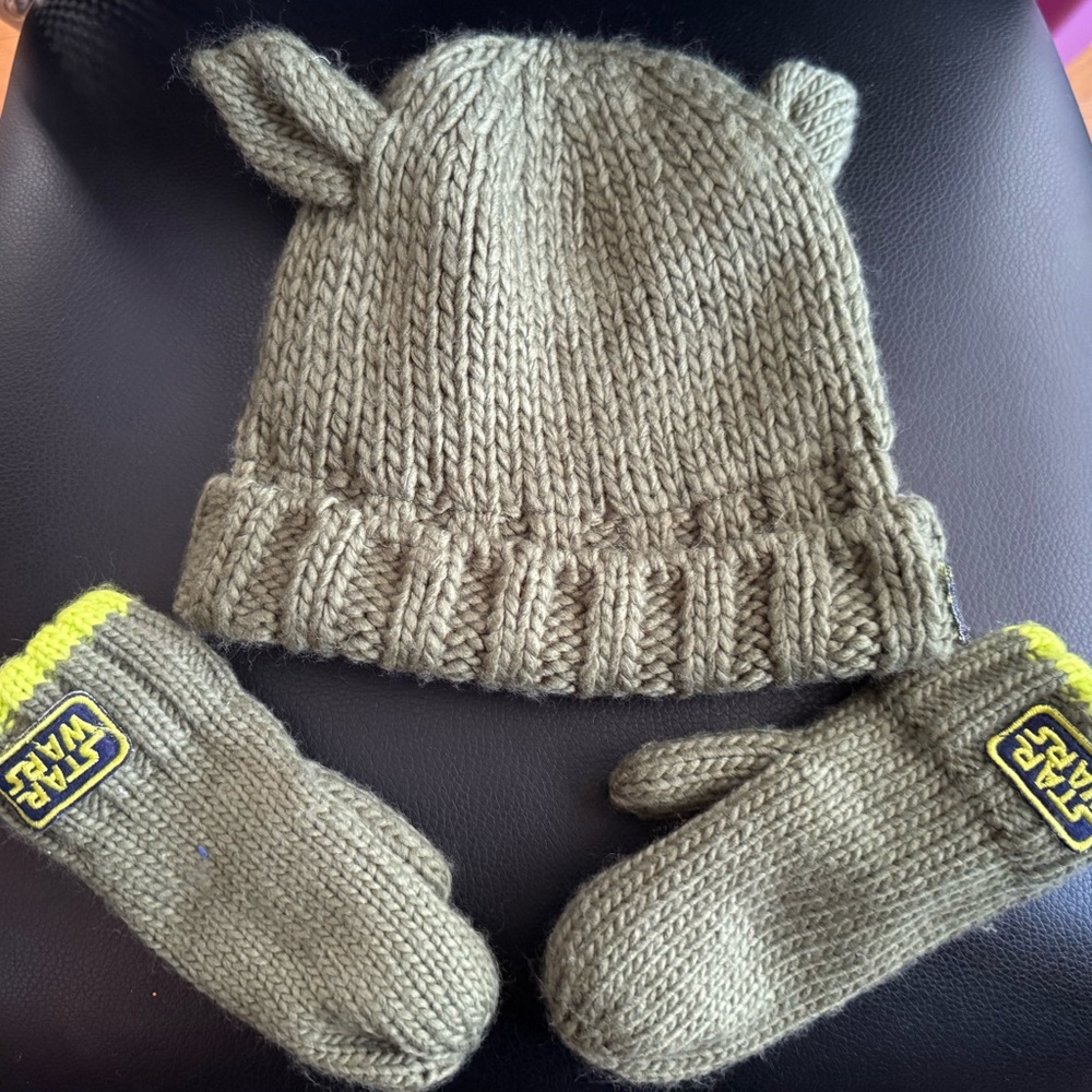 GAP Kids Star Wars Mittens/Hat Set